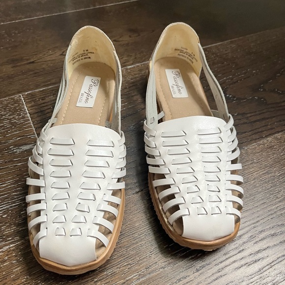 White Leather Women Sandals - Picture 11 of 12